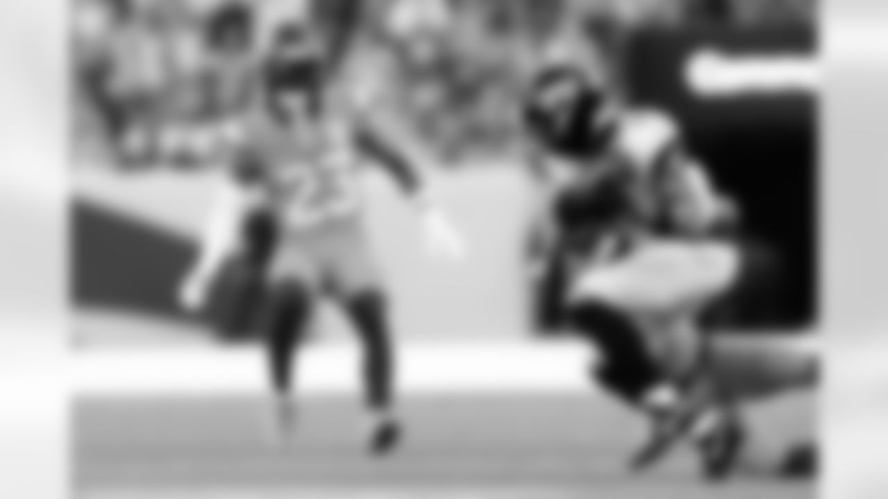 Jacksonville Jaguars vs Denver Broncos

WR Parker Washington (11)