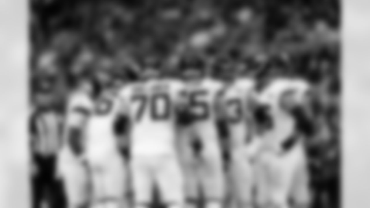 Jacksonville Jaguars vs Arizona Cardinals

OL Cole Van Lanen (70), OL Patrick Mekari (65), QB Trevor Lawrence (16), Robert Hainsey, Ezra Cleveland