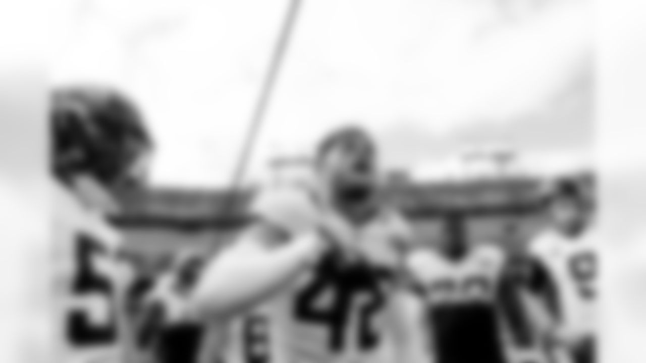 Jacksonville Jaguars vs Tennessee Titans

S Andrew Wingard (42)