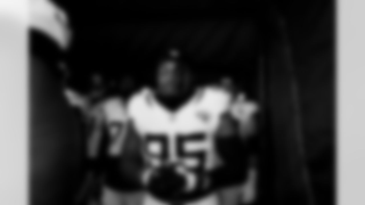 Jacksonville Jaguars vs Denver Broncos

DL B.J. Green II (95)