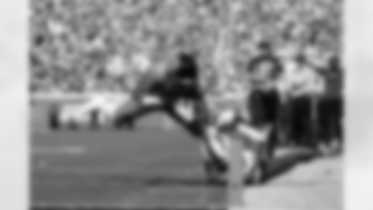 Jacksonville Jaguars vs Buffalo Bills
RB Bhayshul Tuten (33)