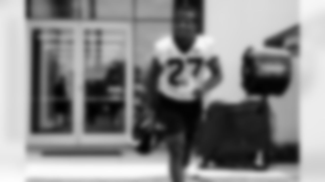 Jacksonville, Fla. — Jaguars defensive back Caleb Ransaw (27) during rookie minicamp at the Miller Electric Center on May 9, 2025.