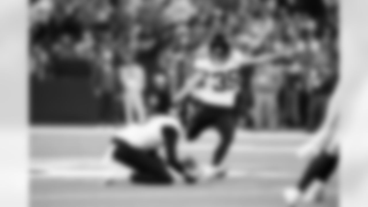 Jacksonville Jaguars vs Indianapolis Colts

K Cam Little (39)