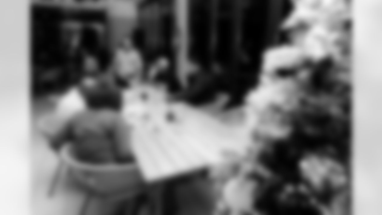 Jacksonville Beach, Fla. — Legends Weekend Friday Dinner at Sandbar Jax Bch on December 5, 2025.