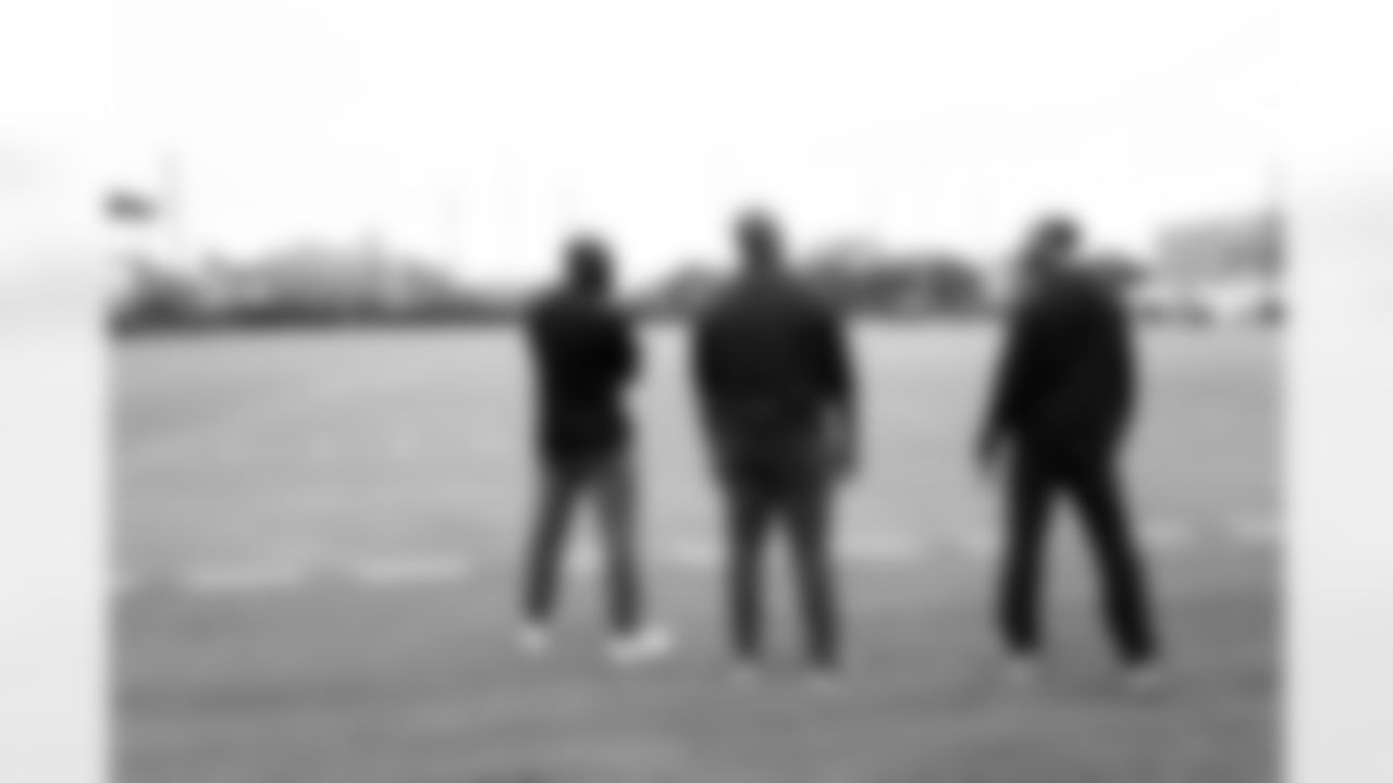 Jacksonville, Fla. — Jagaurs Legends attend Jaguars practice at the Miller Electric Center on December 5, 2025.