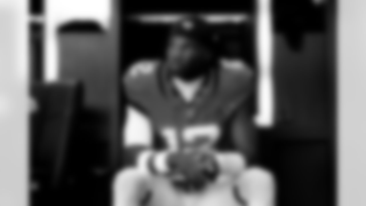 Jacksonville Jaguars vs. Pittsburgh Steelers
WR/DB Travis Hunter (12)