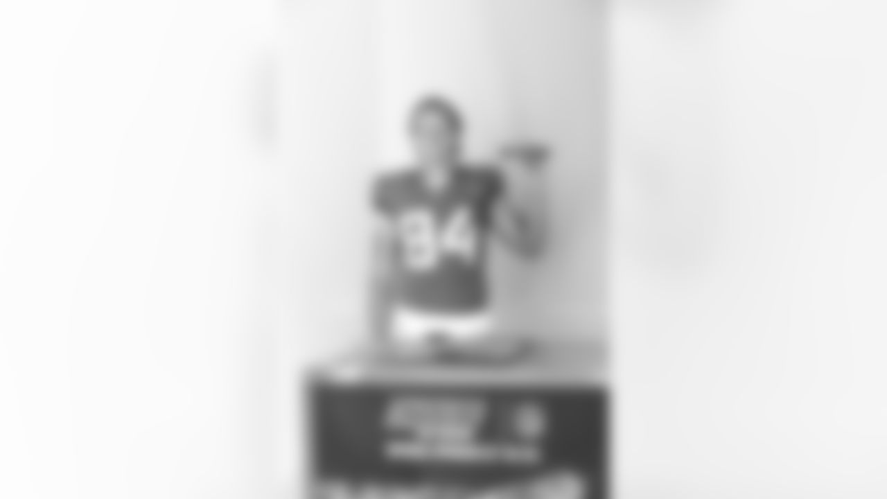 Jacksonville, Fla. — A behind-the-scenes image of tight end Hunter Long (84) during media day at EverBank Stadium on Monday, June 8, 2025.