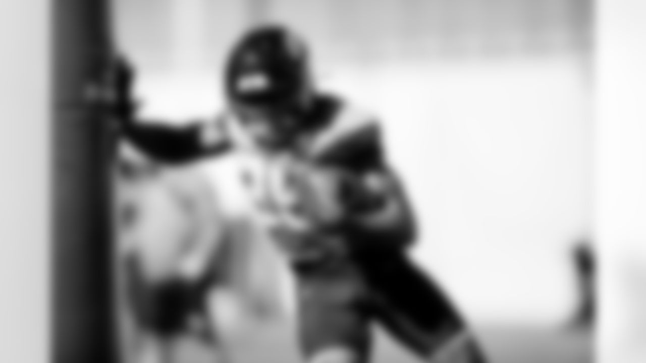 Jacksonville, Fla. — Jaguars running back LeQuint Allen Jr. (36) during practice at the Miller Electric Center on December 11, 2025.