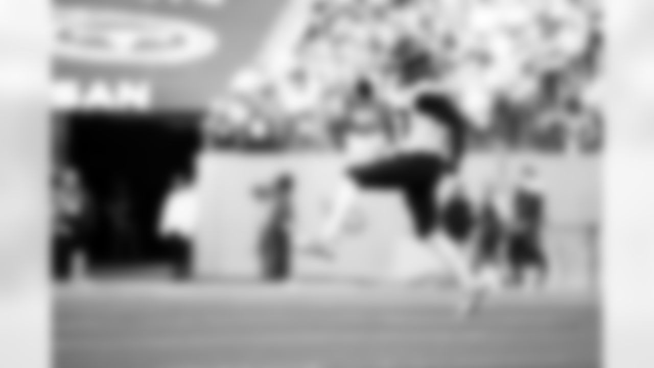 Jacksonville Jaguars vs Tennessee Titans

LB Dennis Gardeck (47)