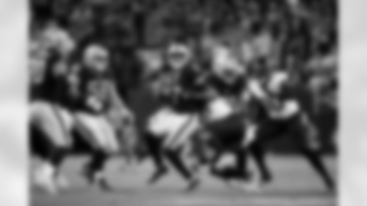 Jacksonville Jaguars vs Las Vegas Raiders

DE Josh Hines-Allen (41)