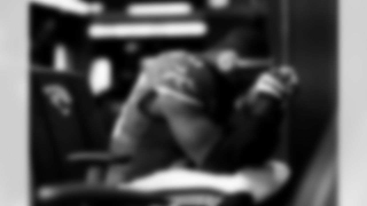 Jacksonville Jaguars vs Houston Texans

LB Foyesade Oluokun (23)