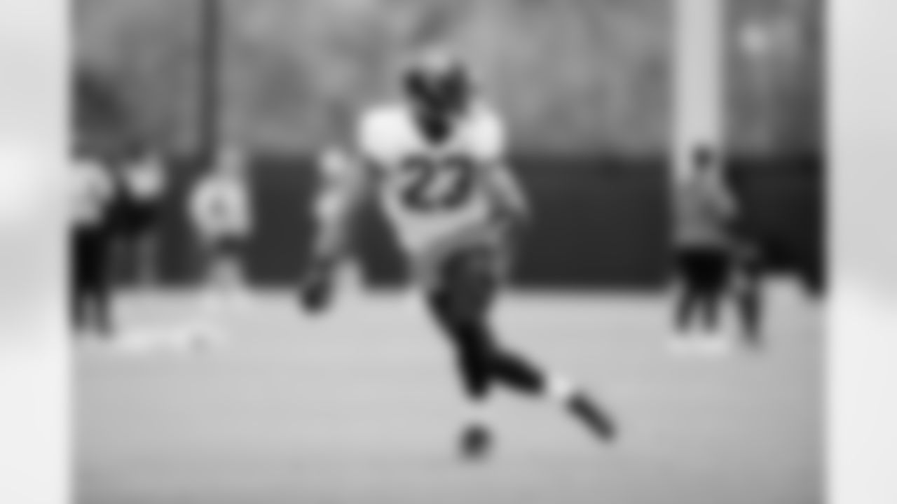 Jacksonville, Fla. — Jaguars linebacker Foyesade Oluokun (23) during practice at the Miller Electric Center on December 4, 2025.