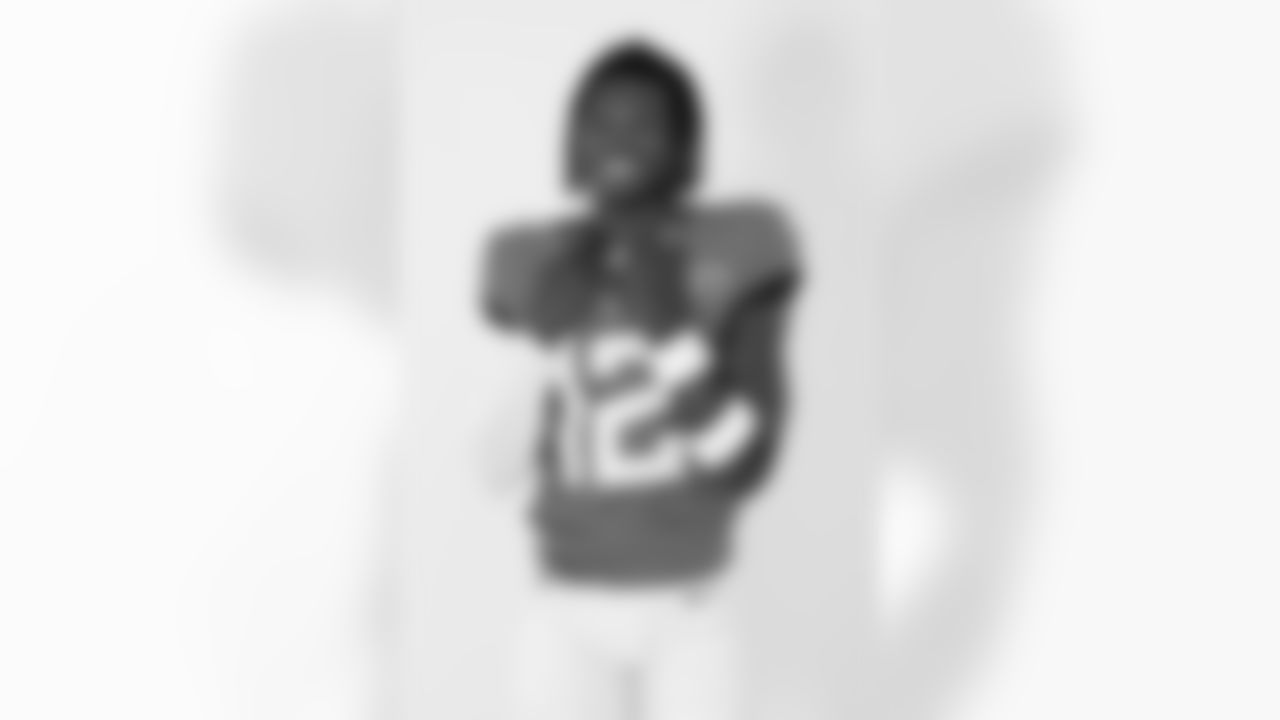 Jacksonville Jaguars defensive back and wide receiver Travis Hunter (12) poses for a portrait during the NFLPA Rookie Premiere on Saturday, May 17, 2025 in Thousand Oaks, Calif. (Ben Liebenberg/NFL)