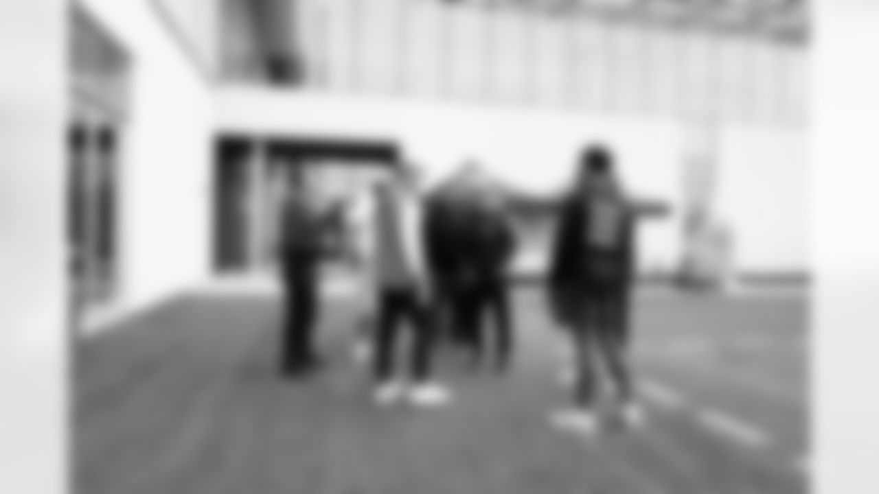 Jacksonville, Fla. — Jagaurs Legends attend Jaguars practice at the Miller Electric Center on December 5, 2025.