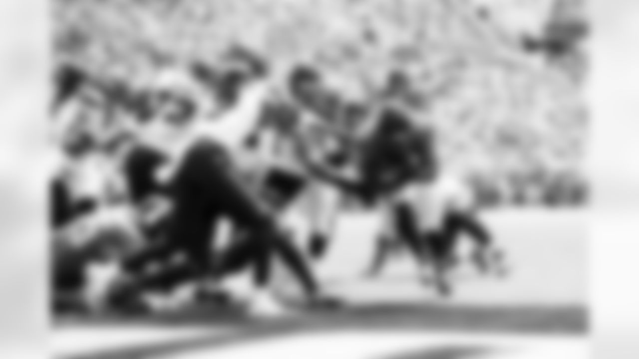 Jacksonville Jaguars vs Houston Texans

RB Bhayshul Tuten (33)