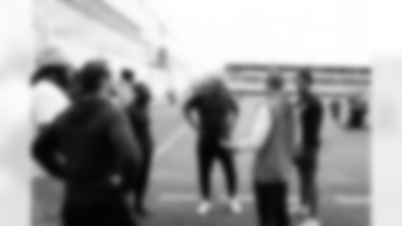 Jacksonville, Fla. — Jagaurs Legends attend Jaguars practice at the Miller Electric Center on December 5, 2025.