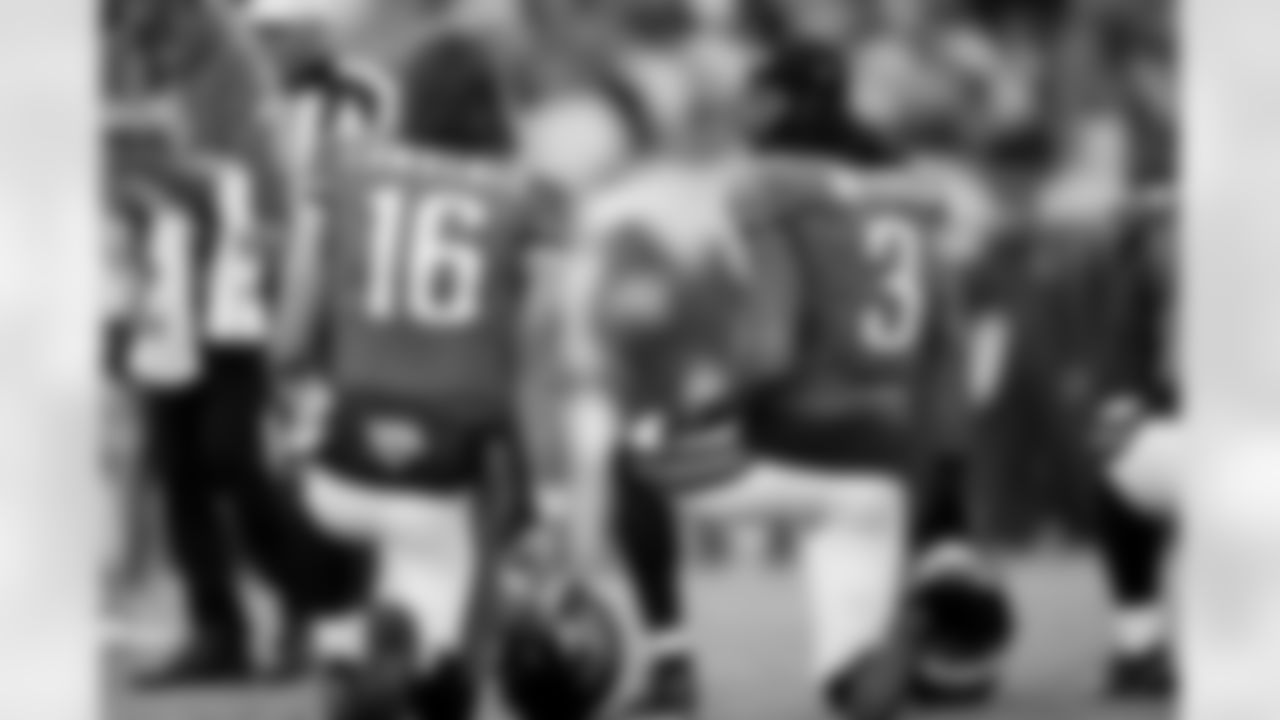 Jacksonville Jaguars vs Indianapolis Colts

QB Trevor Lawrence (16) and WR Jakobi Meyers (3)