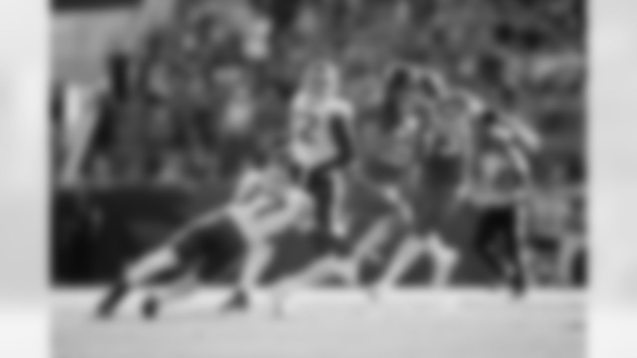 Jacksonville Jaguars vs New York Jets
QB Trevor Lawrence (16)