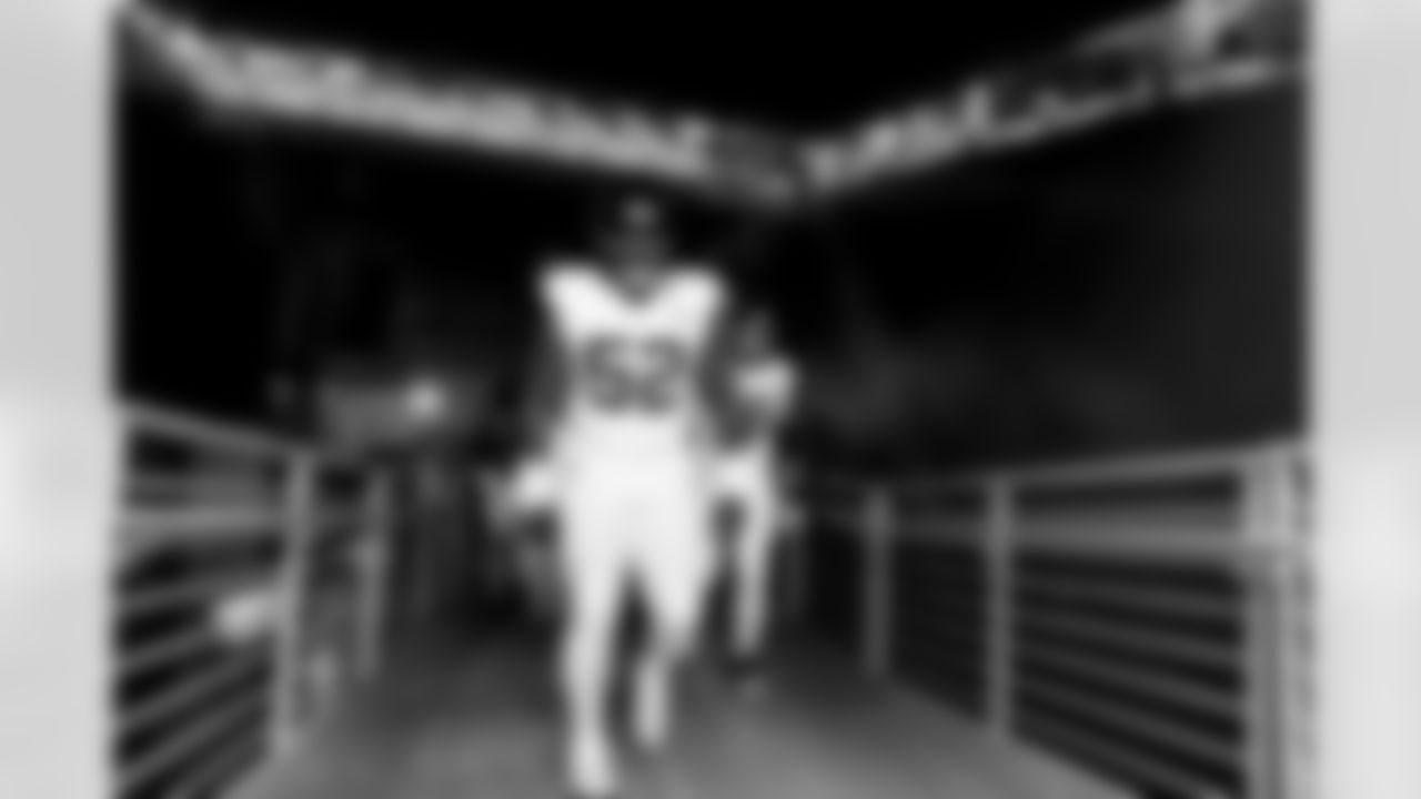 Jacksonville Jaguars vs Arizona Cardinals

DT DaVon Hamilton (52)