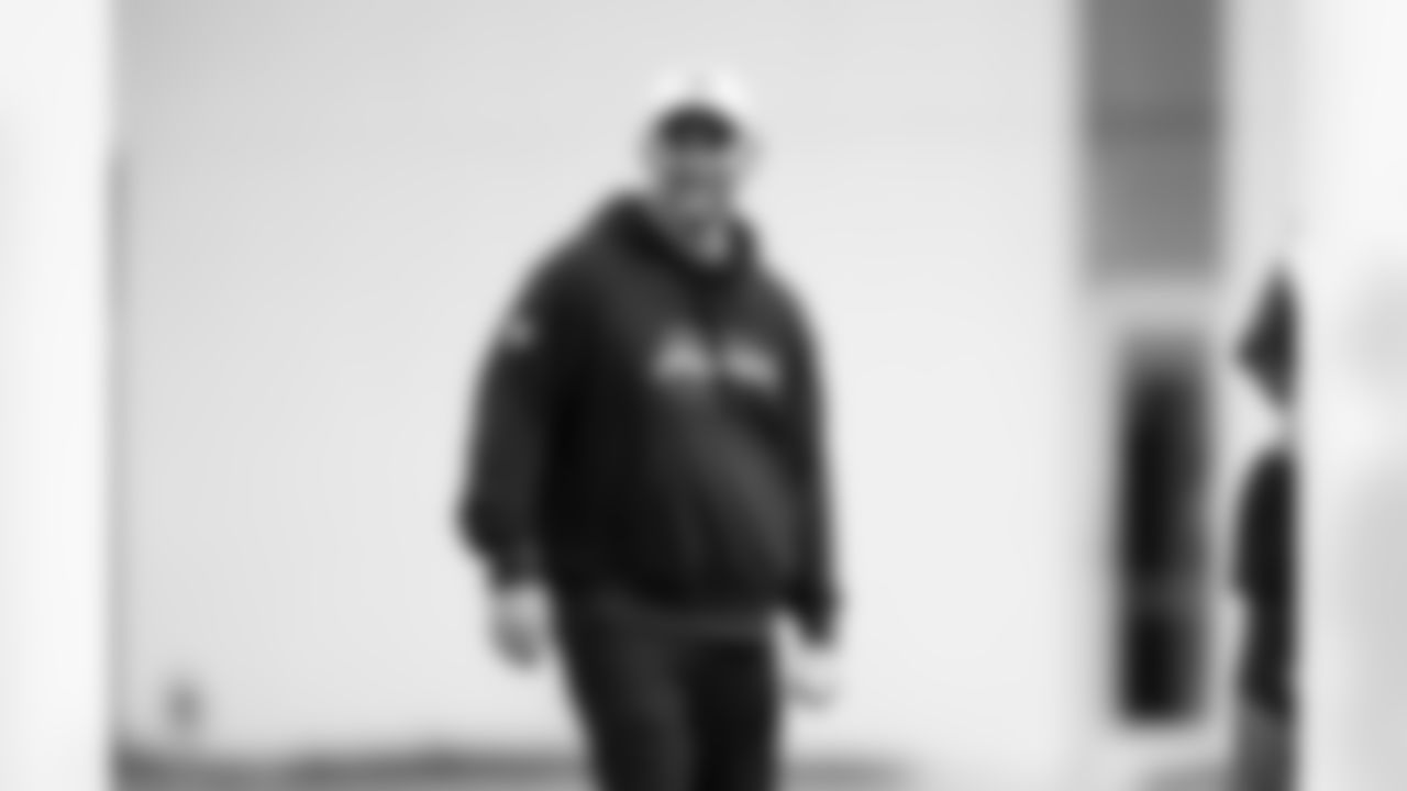 Jacksonville, Fla. — Jaguars defensive coordinator Anthony Campanile during practice at the Miller Electric Center on November 26, 2025.