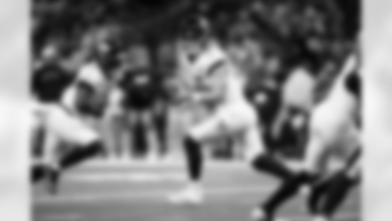 Jacksonville Jaguars vs New Orleans Saints
QB Trevor Lawrence (16)