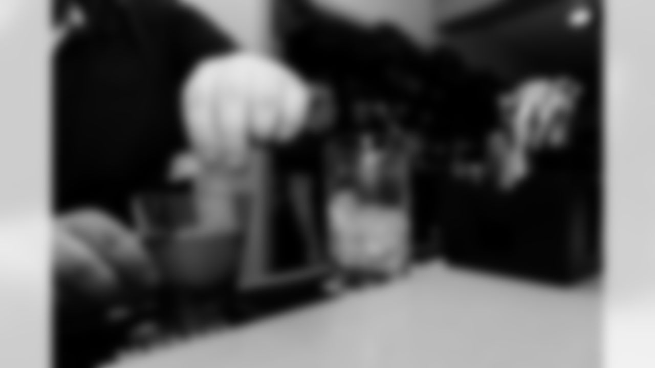 Jacksonville Beach, Fla. — Legends Weekend Friday Dinner at Sandbar Jax Bch on December 5, 2025.