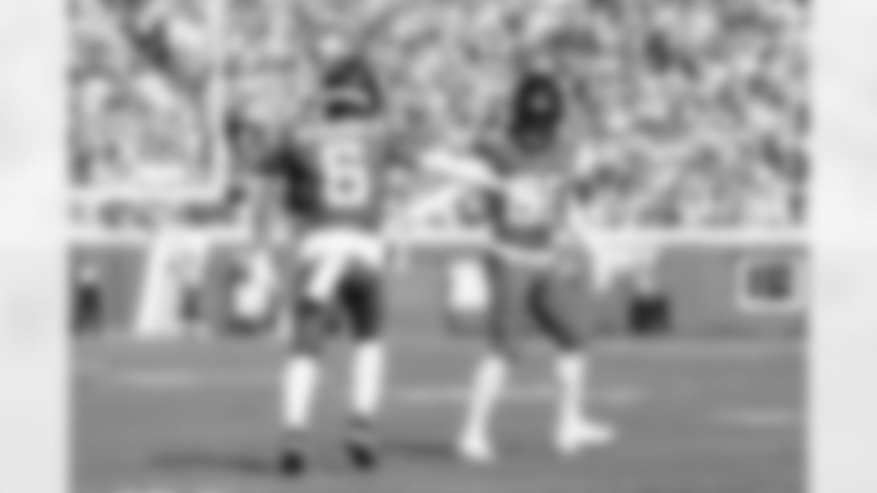 Jacksonville Jaguars vs Buffalo Bills
CB Greg Newsome II (6) and S Eric Murray (29)