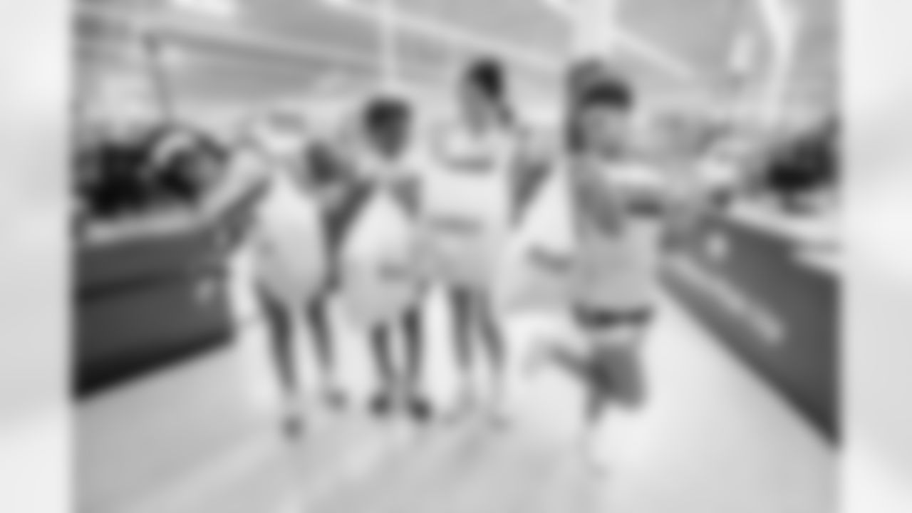 Jacksonville, Fla. — Jaguars Elite Girls Flag athletes during a shopping spree sponsored by Academy Sports & Outdoors on August 6, 2025.