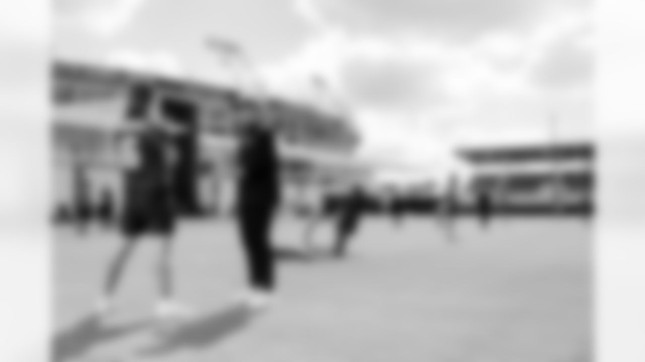 Jacksonville, Fla. — Jaguars head coach Liam Coen and quarterback Trevor Lawrence (16) during practice at the Miller Electric Center on November 5, 2025.