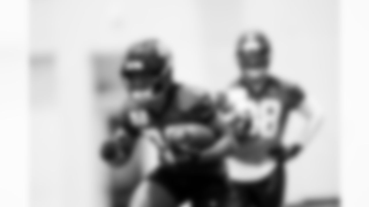 Jacksonville, Fla. — Jaguars running back LeQuint Allen Jr. (36) during rookie minicamp at the Miller Electric Center on May 9, 2025.