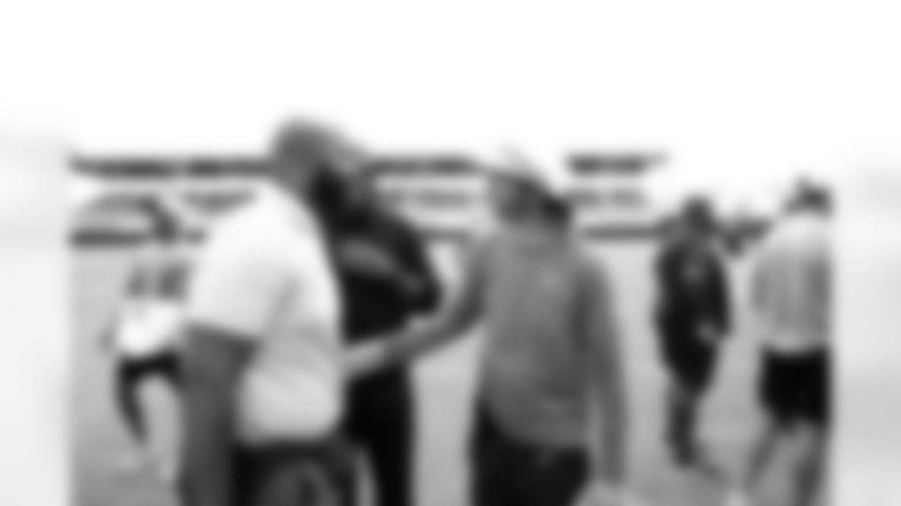 Jacksonville, Fla. — Jagaurs Legends attend Jaguars practice at the Miller Electric Center on December 5, 2025.