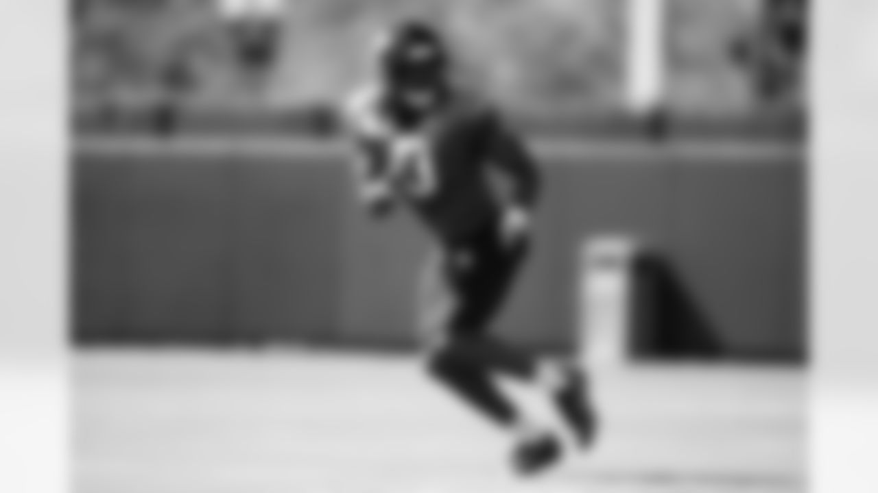 Jacksonville, Fla. — Jaguars linebacker Devin Lloyd (0) during practice at the Miller Electric Center on October 29, 2025.