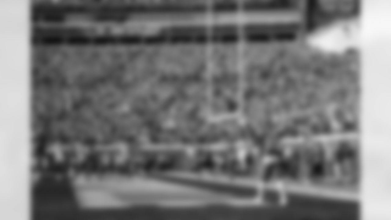 Jacksonville Jaguars vs Buffalo Bills
TE Brenton Strange (85)