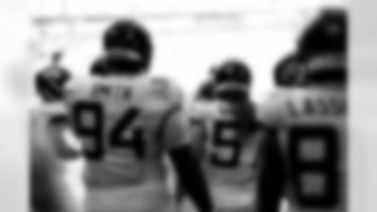 Jacksonville Jaguars vs Miami Dolphins
LB Dennis Gardeck (57)