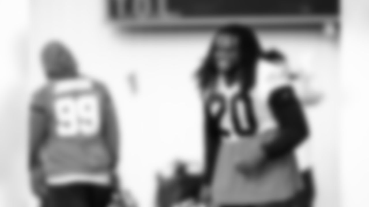 Jacksonville, Fla. — Jaguars running back DeeJay Dallas (20) during practice at the Miller Electric Center on December 25, 2025.