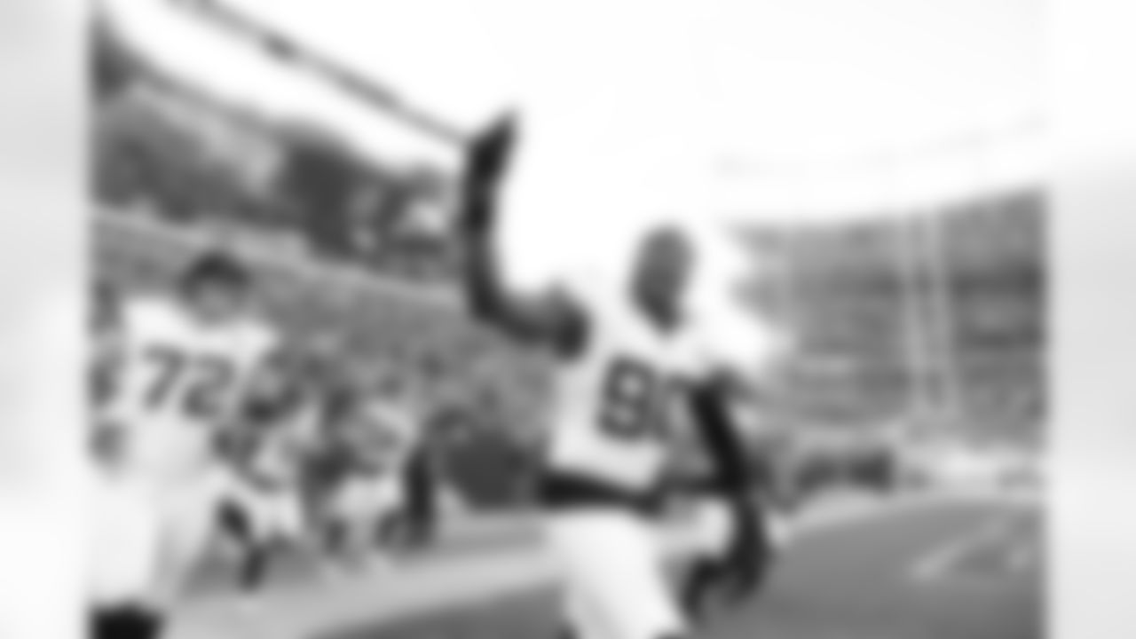 Jacksonville Jaguars vs Denver Broncos

DL Emmanuel Ogbah (90)