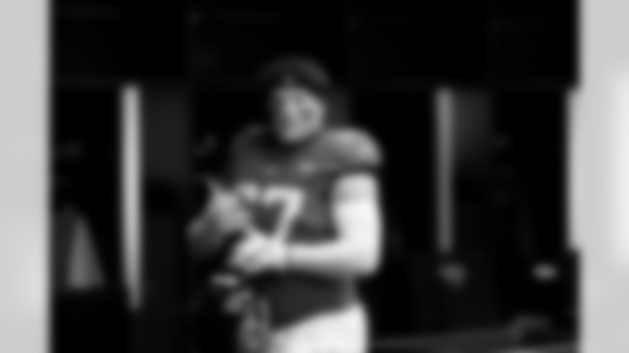 Jacksonville Jaguars vs. Pittsburgh Steelers
DL Eli Mostaert (67)