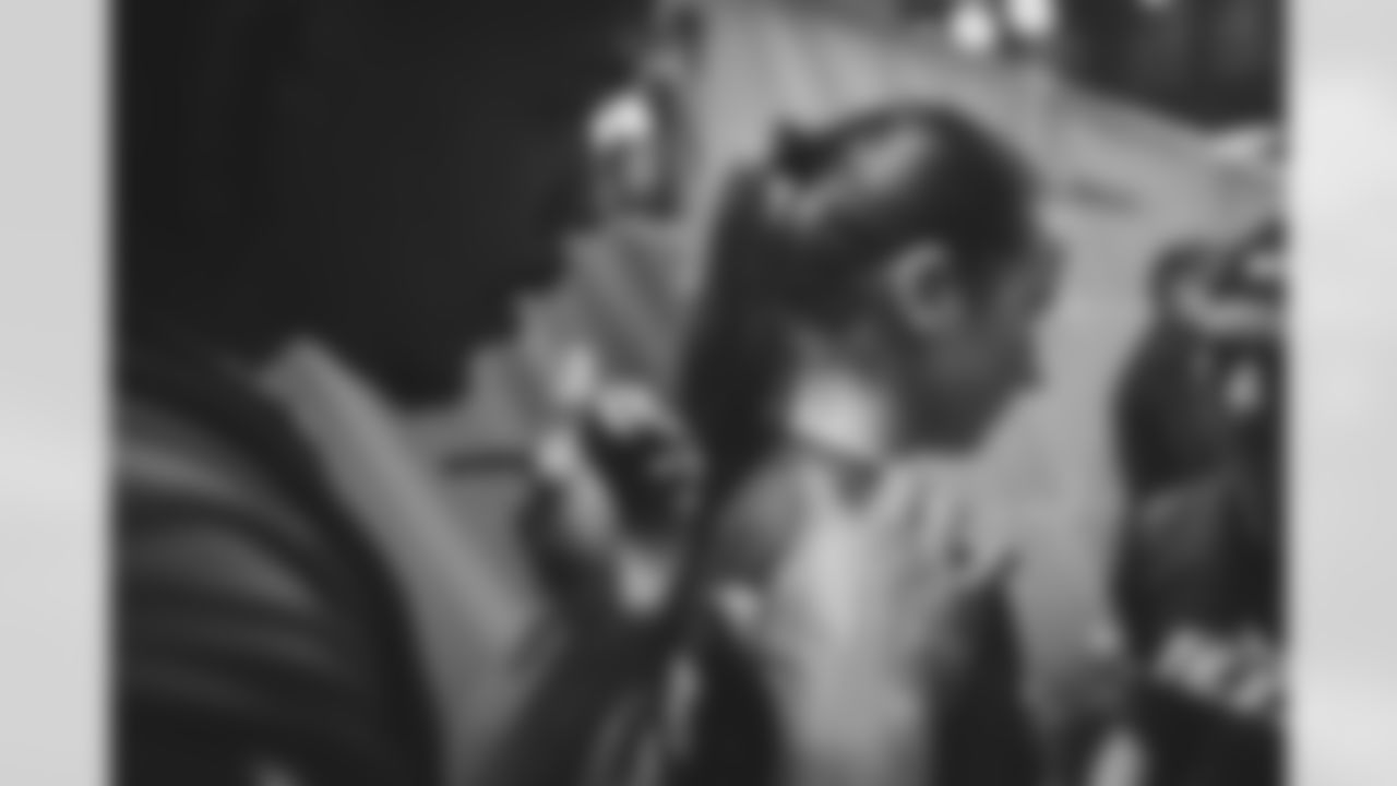 BEN_LUMLEY_JETS_FLAG_DUBLIN_MAR05_1589