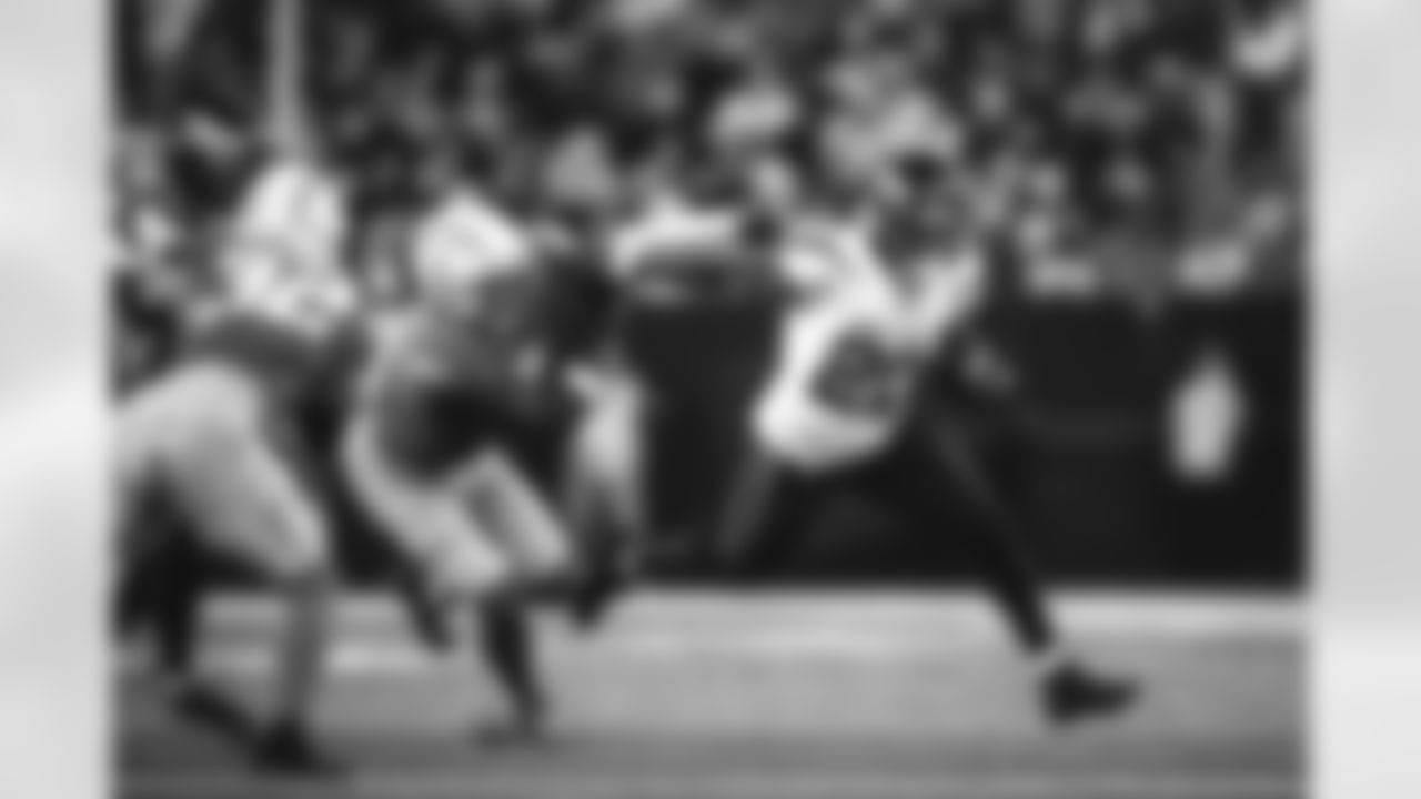 E_JB2_7290