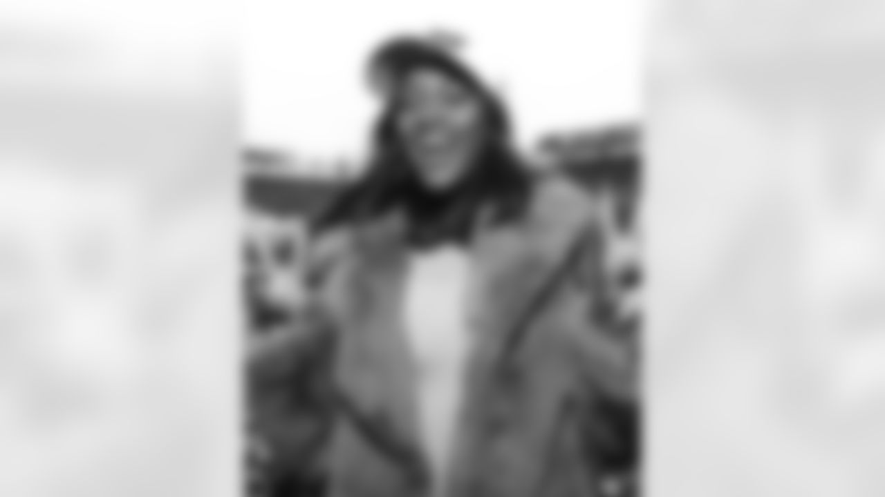 The Bachelorette - Charity Lawson