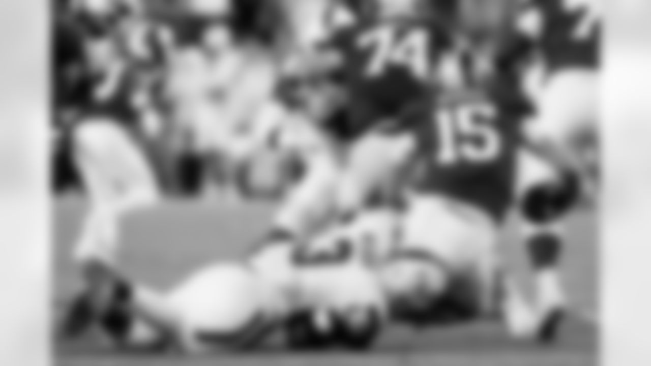 DL Akheem Mesidor - Miami