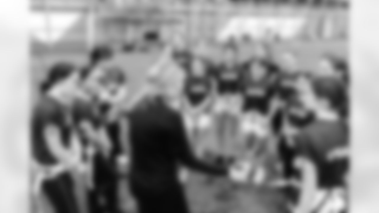 E_BEN_LUMLEY_JETS_FLAG_DUBLIN_MAR05_2267