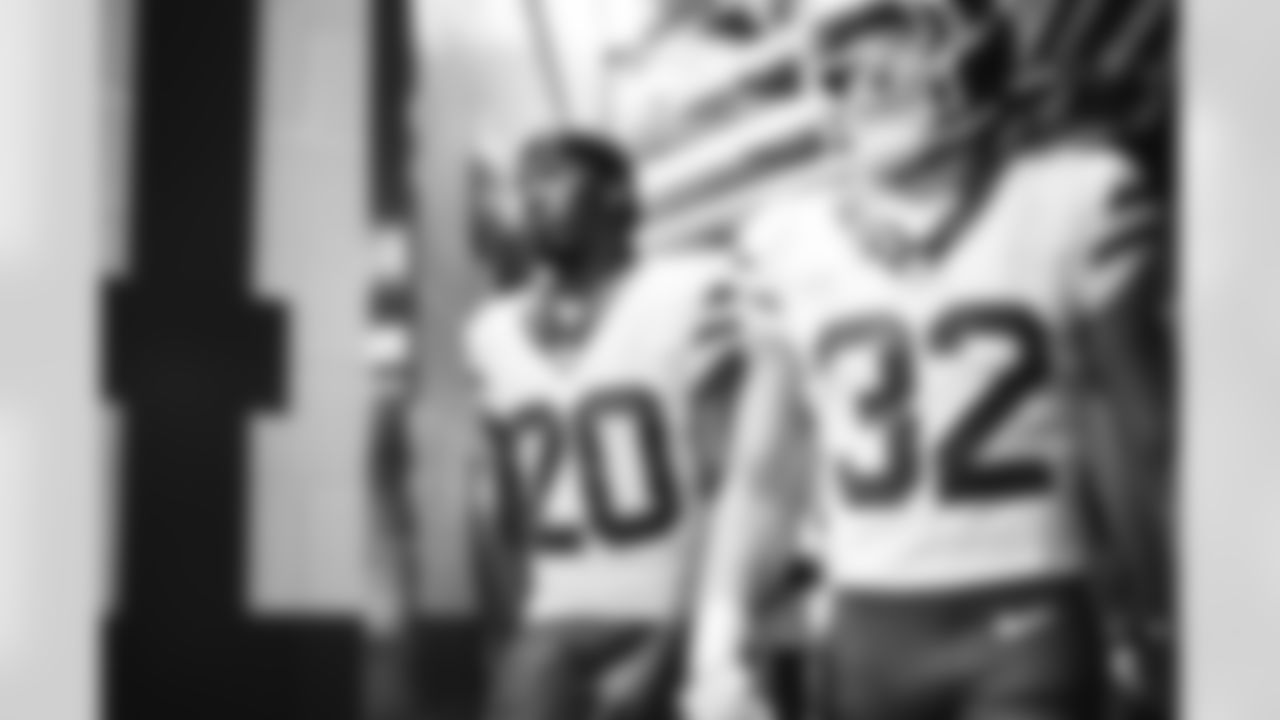 E_BT2_7926
