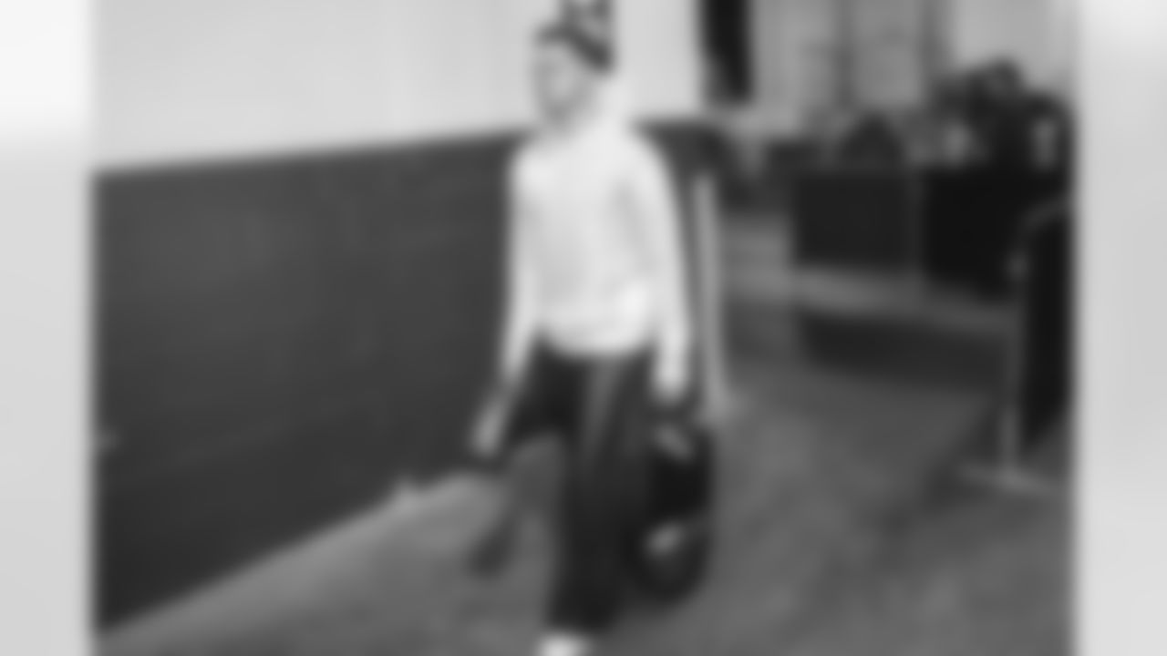 E_38595215_Michael_DeMocker_20251221_145143