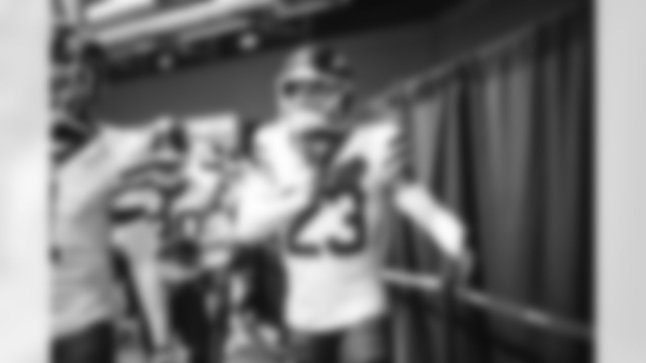E_BT2_8075_1