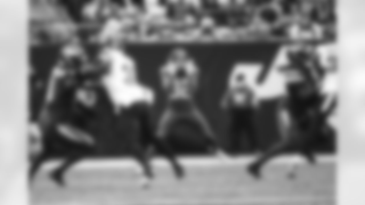 E_JB3_1899