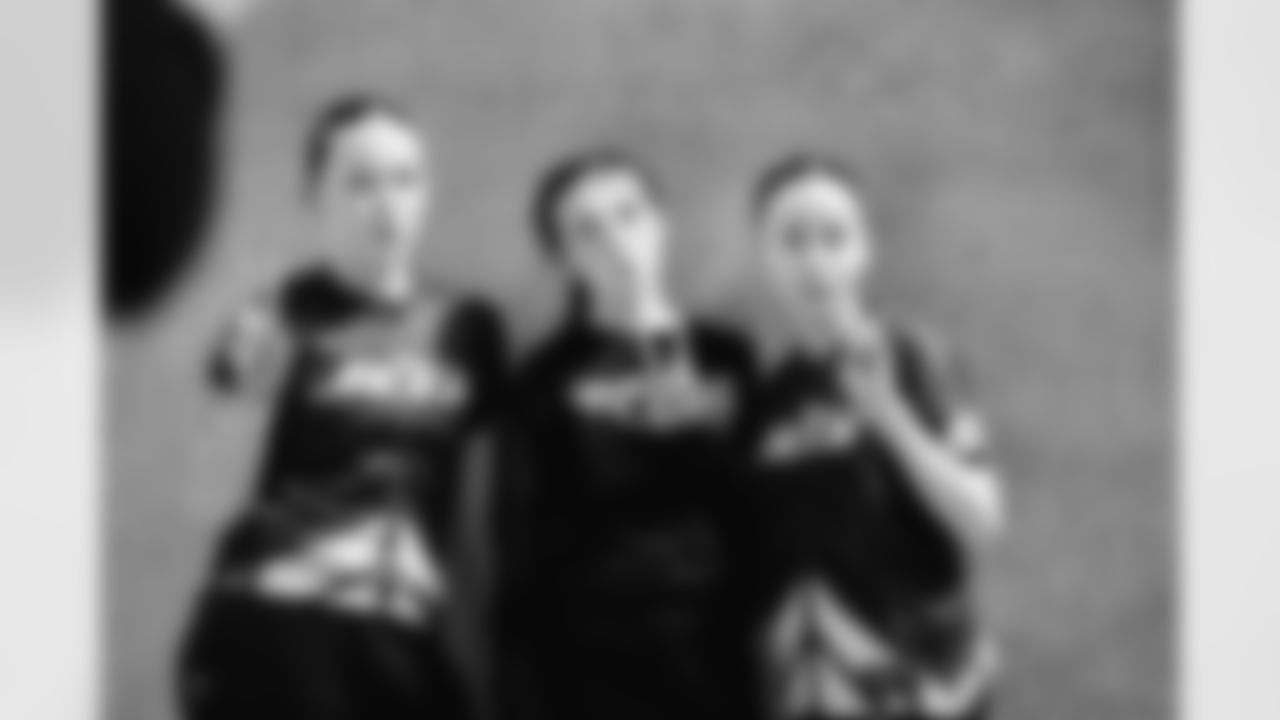 E_BEN_LUMLEY_JETS_FLAG_DUBLIN_MAR05_64