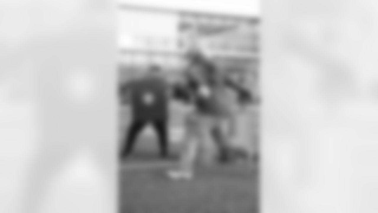 20251108-JETS Soldiers To Sidelines-121