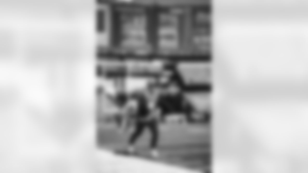 E_JB2_2128