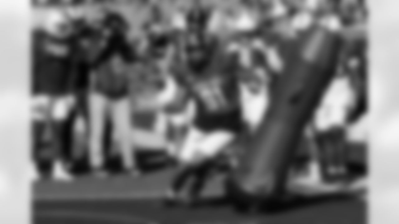 National Team defensive tackle Deven Eastern (91), of Minnesota, runs through drills during practice for the Senior Bowl NCAA college football game Wednesday, Jan. 28, 2026, in Mobile, Ala. (AP Photo/Butch Dill)